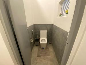 3 Bedrooms Holiday Home in Colombo 06