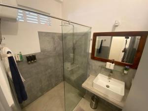 3 Bedrooms Holiday Home in Colombo 06