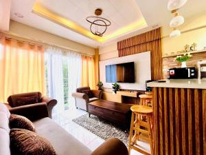 Baguio Transient Across Burnham Park 1 - 2BR Condo