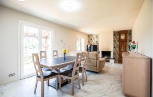 Maisons de vacances Cozy Home In Notre Dame De Riez : photos des chambres