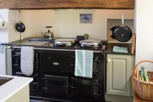 Beautiful Cottage with Expansive Countryside Views