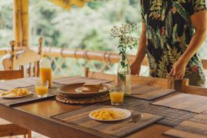 Ecocabaña Pocahontas en rio Santo Domingo, Melcocho