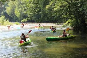 Campings Camping 4 etoiles - Piscine - ccb0dhf : photos des chambres