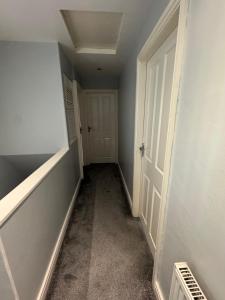 Modern 3-Bed Family Home in Quiet Sheffield Area