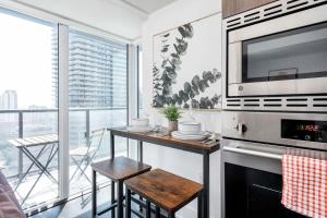 1 Bedroom with Balcony on Bay St
