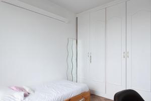 Apartment for 3 overlooking the Eiffel Tower