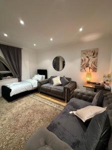 1 Bedroom Apartment with security 24 hours and concierge