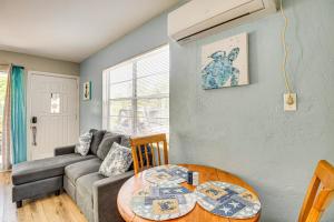 4 Mi to Daytona Boardwalk and Beaches Cute Cottage