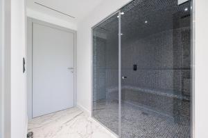 Villas VILLA PIBONSON - Villa d Exception a Mougins - Luxe, Piscine et Spa : photos des chambres