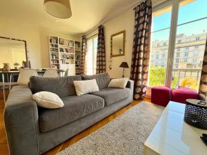 Hypercentre - Quartier PERRET - Parking Privé & Terrasse Ensoleillée, Cocon Chaleureux 100m2 - "Le Perret"