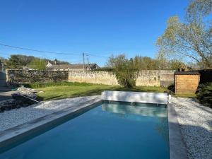 Maisons de vacances Les Prairies du Val d-Amboise Grand Gite 15 pers PMR avec piscine : Maison 6 Chambres