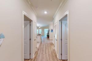 81 Del Ray Drive 2B 3 Bedroom condo with pool close to the Marshwalk