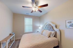 81 Del Ray Drive 2B 3 Bedroom condo with pool close to the Marshwalk