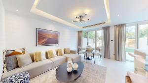 Vacationer Holiday Homes I 3 Bedroom Villa l Upgraded & Modern l Ranches