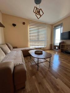 Sun & Sand - Long Beach Apartment