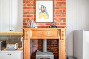 Cosy Upgraded Character Home in Leafy West Hobart