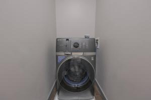 Luxurious Downtown 1 Bedroom