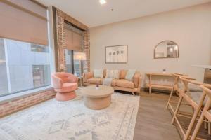 Luxury 2 bedroom Apt