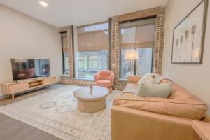 Luxury 2 bedroom Apt