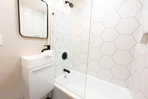 Modern Bright Back Bay Studio