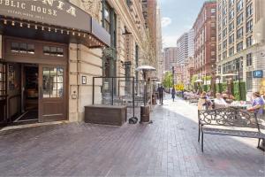 Gorgeous Boston 2BR in Financial District