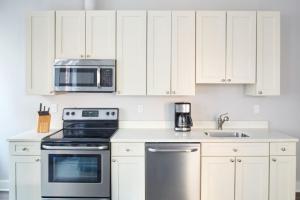 Bright FIDI 1 Bedroom Centrally Located