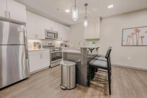 Charming 1 Bedroom Apt Laundry in Unit