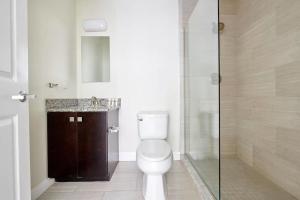 Lavish FIDI 2br 2ba Close to everything