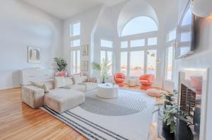 Luxurious Fenway 2BR Penthouse with Roof Decks