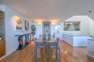 Luxurious Fenway 2BR Penthouse with Roof Decks