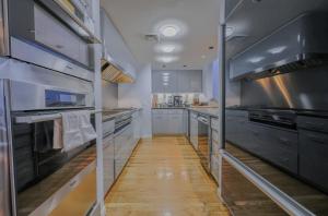 Luxurious Fenway 2BR Penthouse with Roof Decks