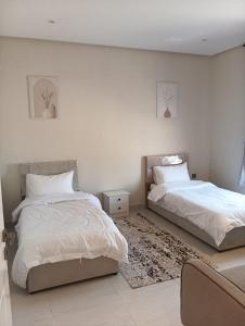 2 Bedroom Apartment & Lounge