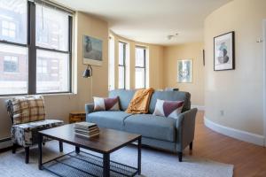 Financial District Charm and Close Walk to Downtown