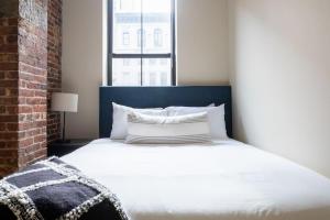 Downtown Xing Lots of Light