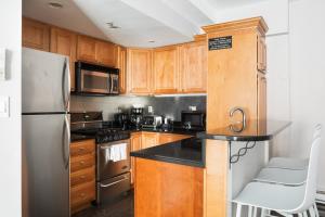 Perfect Traveling Nurse Housing in Theatre District