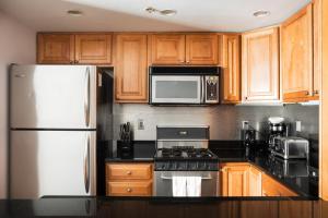 Perfect Traveling Nurse Housing in Theatre District