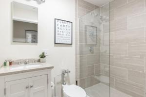 Downtown Central Studio w Fast WIFI, Keyless Entry