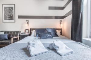 Downtown Central Studio w Fast WIFI, Keyless Entry