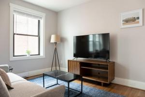 Simple 1BR steps to Boston Common and South End