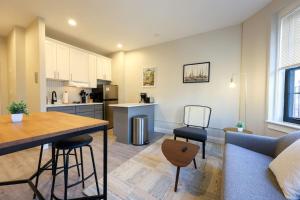 Spacious Studio Prudential Area