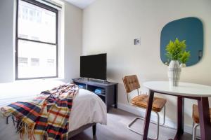 Studio walking distance to MGH and Tufts Medical