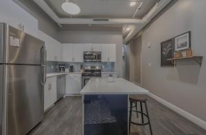 Luxury Furnished Loft near Park Street Station