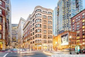 Beautiful 2 Bedroom Financial District Apartment