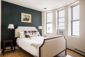 Awesome 2 bed 1.5 bath Downtown Apartment