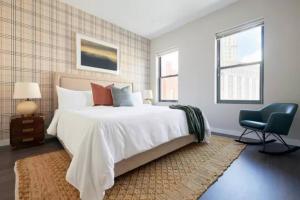 New and Lovely 1br in FIDI District with Keyless Entry