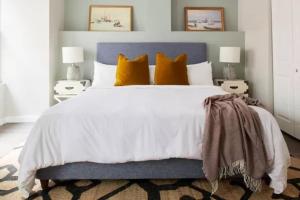 New and Lovely 1br in FIDI District with Keyless Entry
