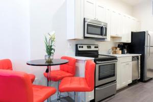 Simple 1br Financial District Keyless Entry