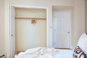 Pet Friendly - Elevator - Laundry in Bldg - FIDI