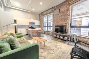 Flexible Stay Historic Loft Near Boston Common