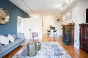 Classic furnished 1BR in Fenway in Brownstone Bldg